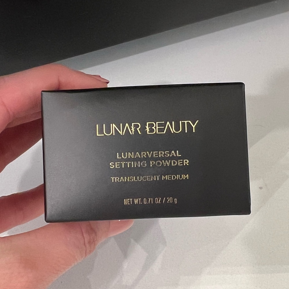 NIB Lunar Beauty Medium Setting Powder